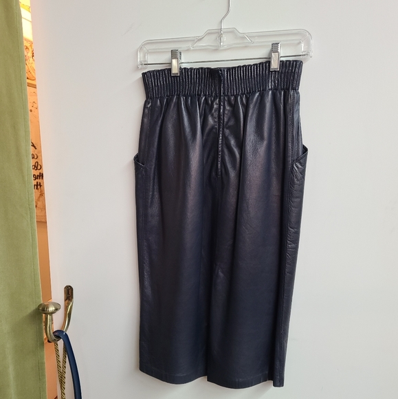 Accordi Navy Leather Pencil Skirt - Picture 2 of 14